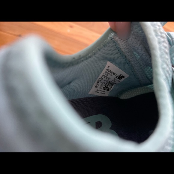 New Balance aqua sneakers! - Picture 2 of 5